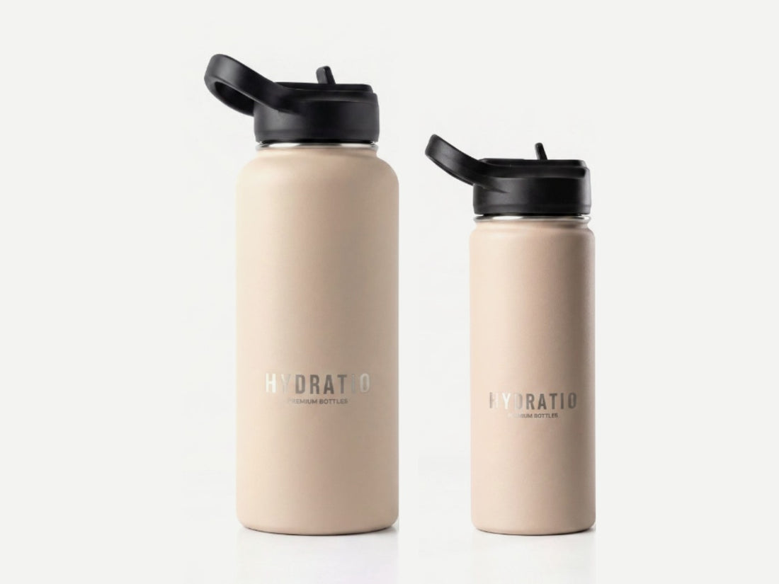 Duinpan Duo: Hydratio Essence thermosflessen 1L en 0,5L in Sahara Taupe naast elkaar