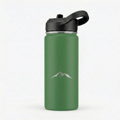 Hydratio Essence 0,5L Emerald Green op natuurlijke achtergrond – duurzame RVS thermosfles